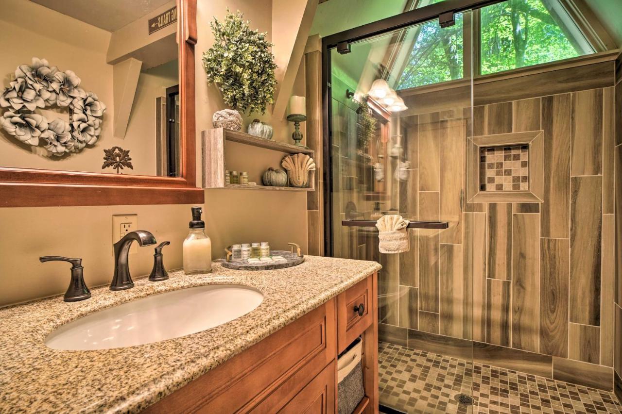 Snuggle Inn In The Heart Of Chalet Village! جاتلينبرج المظهر الخارجي الصورة